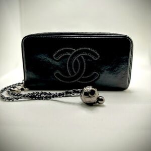 Chanel Wallet on Chain